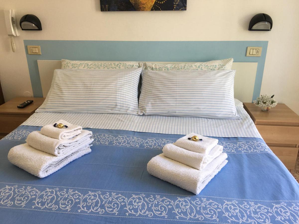 Hotel Villa Rinaldini Rimini Esterno foto