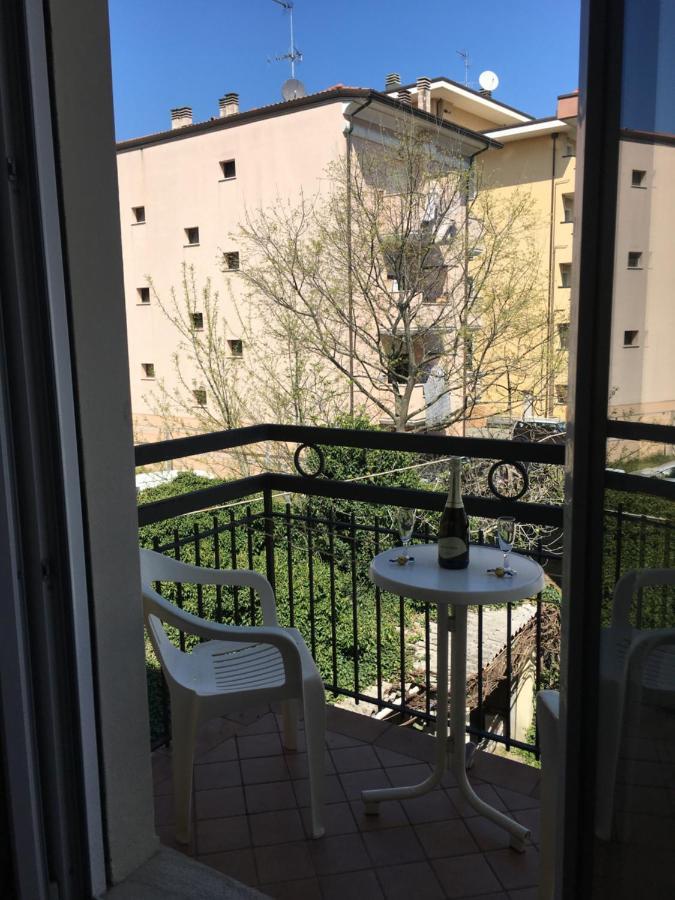 Hotel Villa Rinaldini Rimini Esterno foto