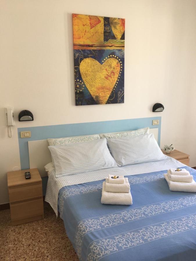 Hotel Villa Rinaldini Rimini Esterno foto