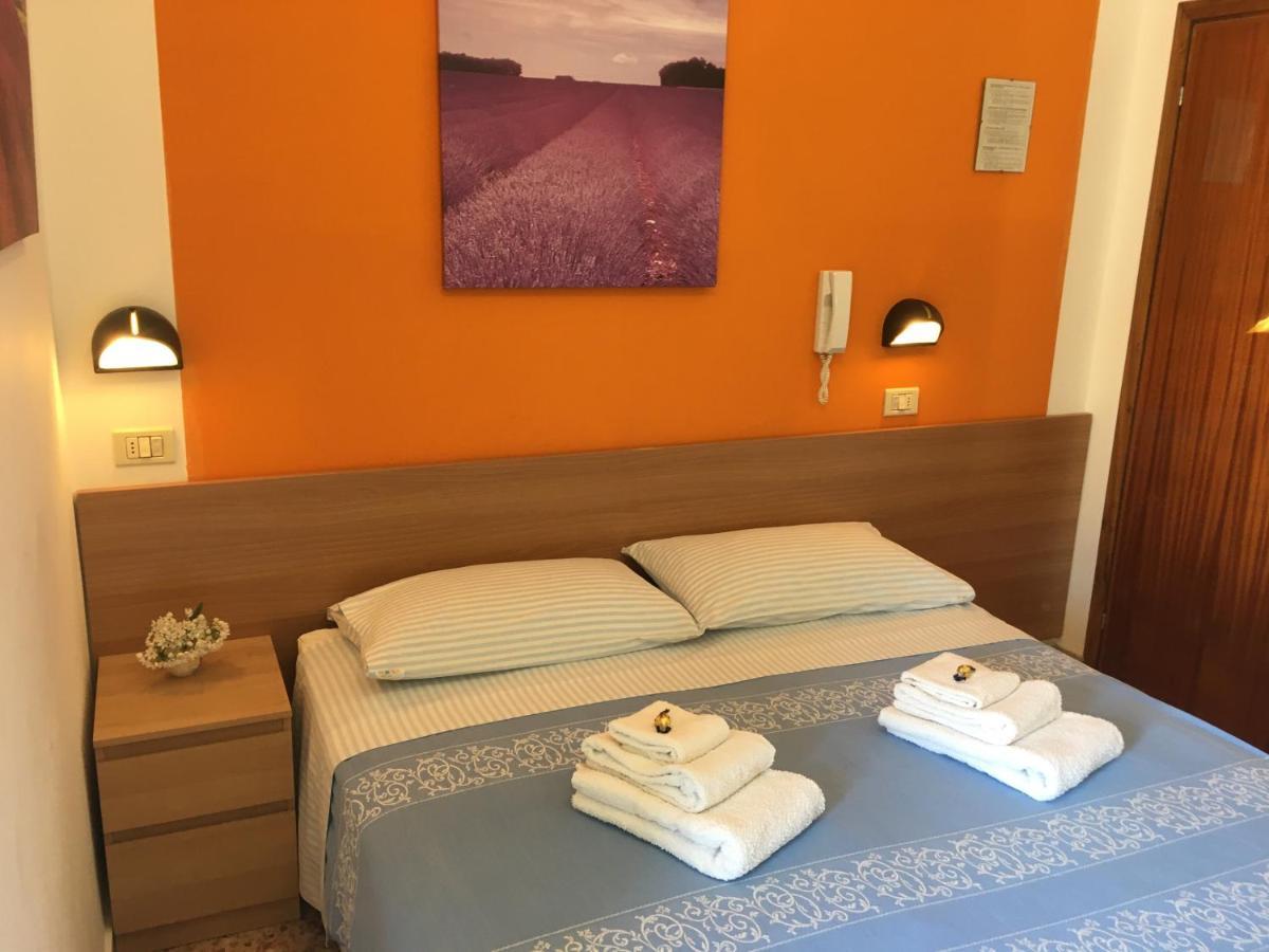 Hotel Villa Rinaldini Rimini Esterno foto
