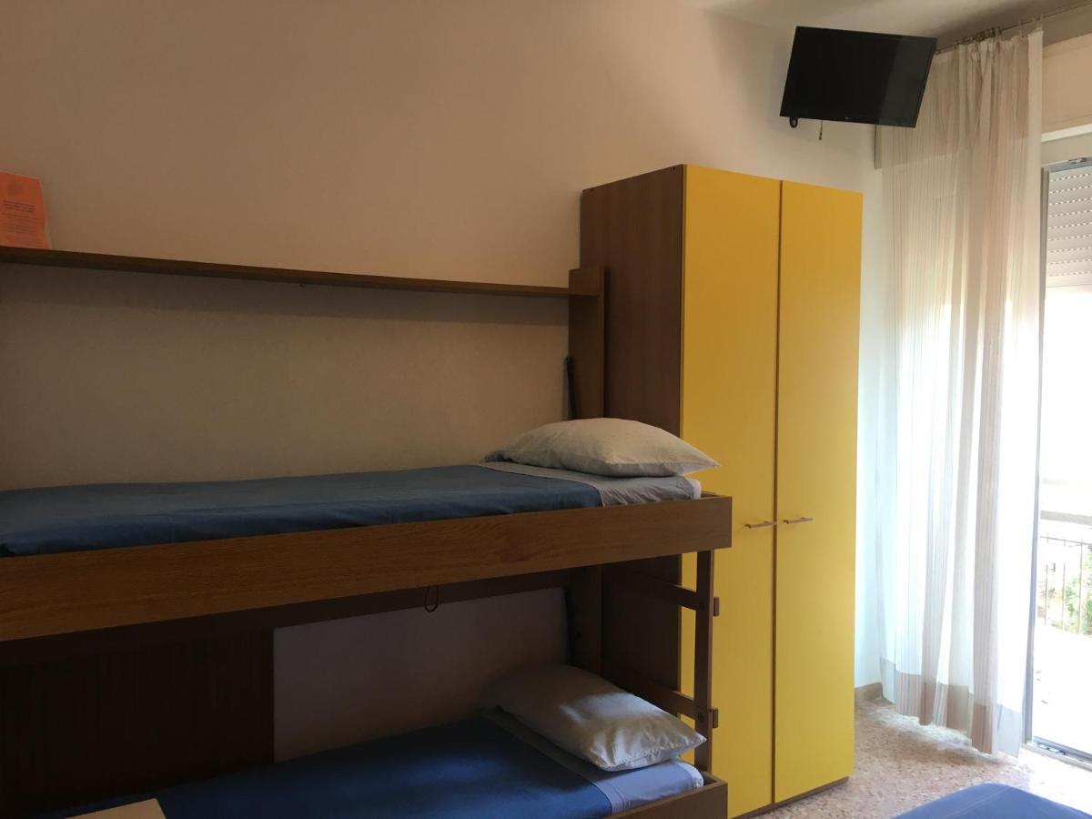 Hotel Villa Rinaldini Rimini Esterno foto