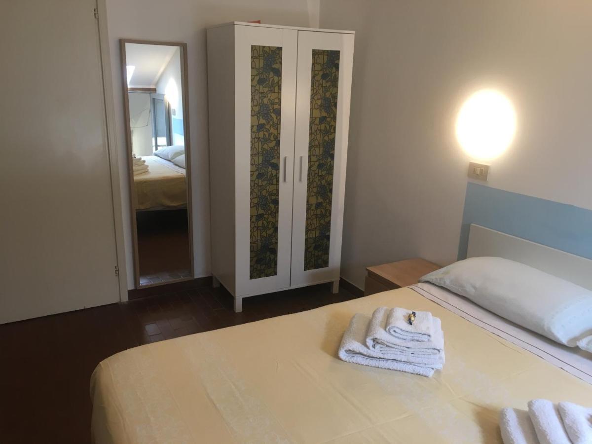Hotel Villa Rinaldini Rimini Esterno foto
