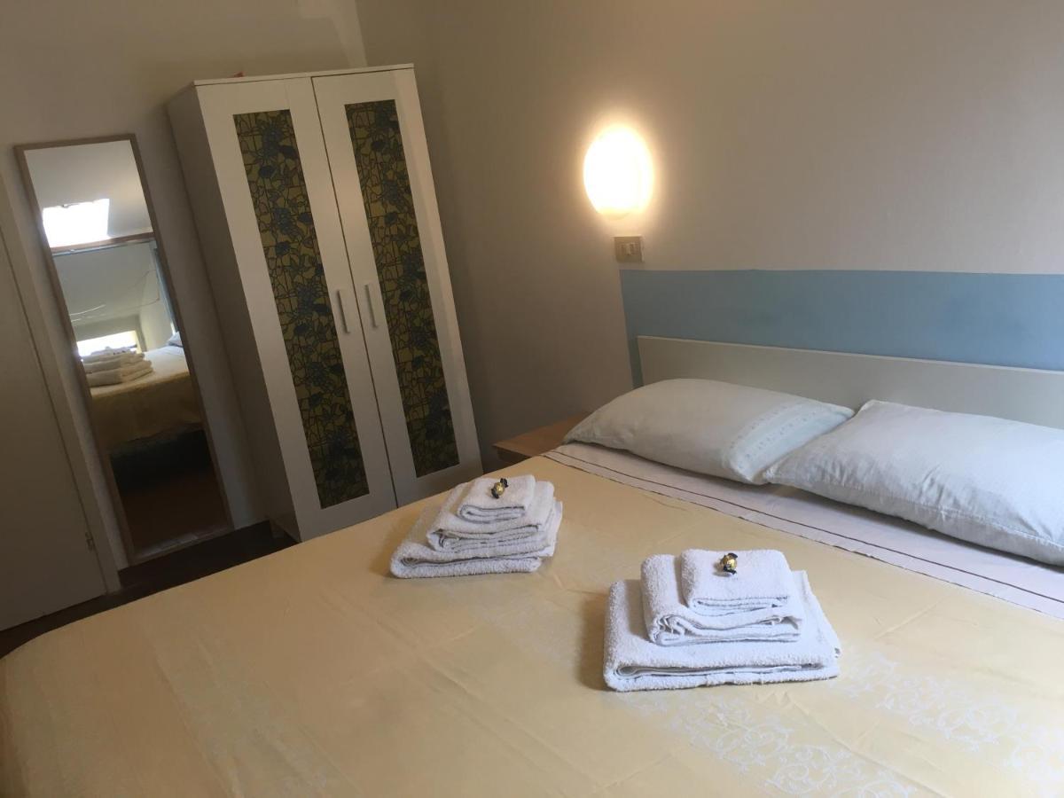 Hotel Villa Rinaldini Rimini Esterno foto